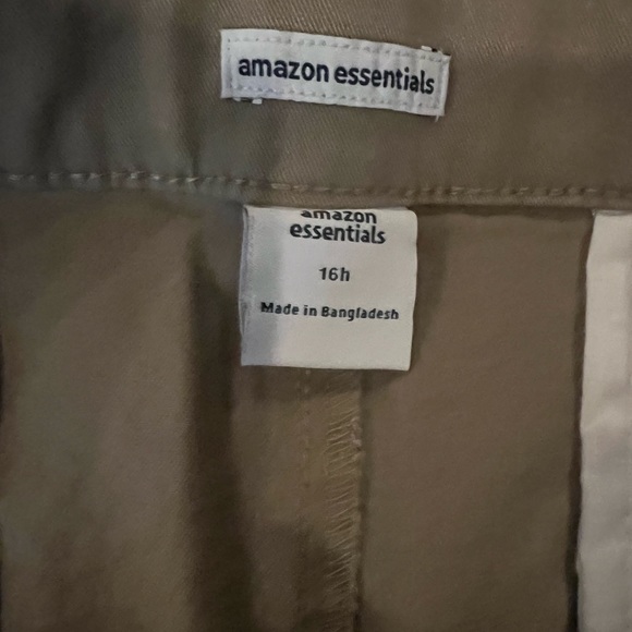 Amazon Essentials… Khaki Shorts… Size 16 Husky… 97% Cotton 3% Elastane - Picture 6 of 8